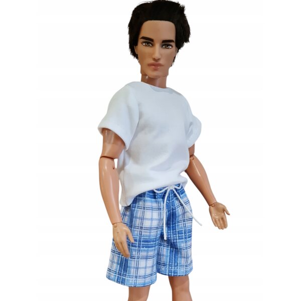 Completo per bambola: T-shirt bianca e shorts blu a quadretti, set italiano