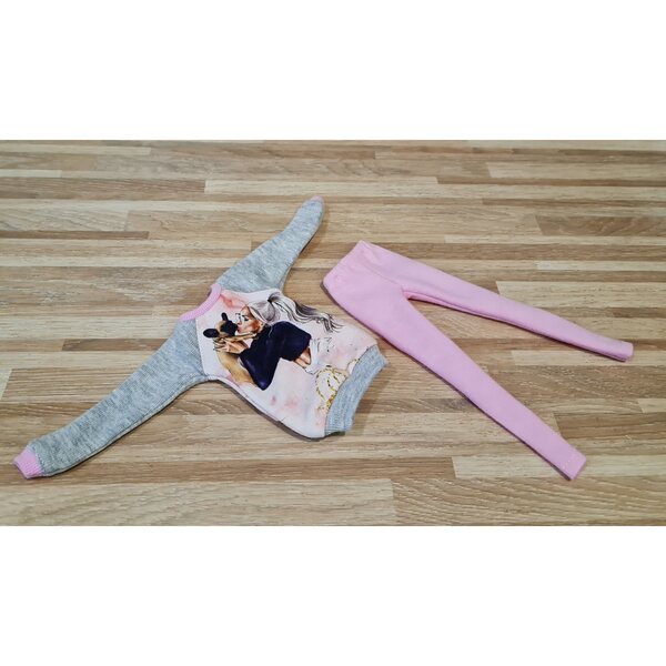 Klassisches Puppenkleidungsset mit mintgrünem und rosafarbenem Sweatshirt und Leggings