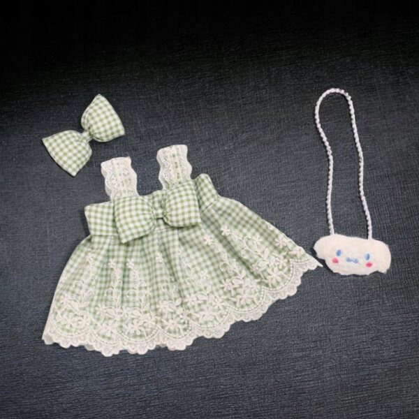 Prinzessinnenkleid für 38-cm-Puppen mit grünem Haarschmuck
