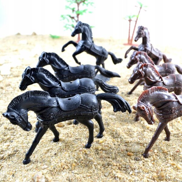 Set 28 figure armata di soldati e cavalieri medievali con cavalli