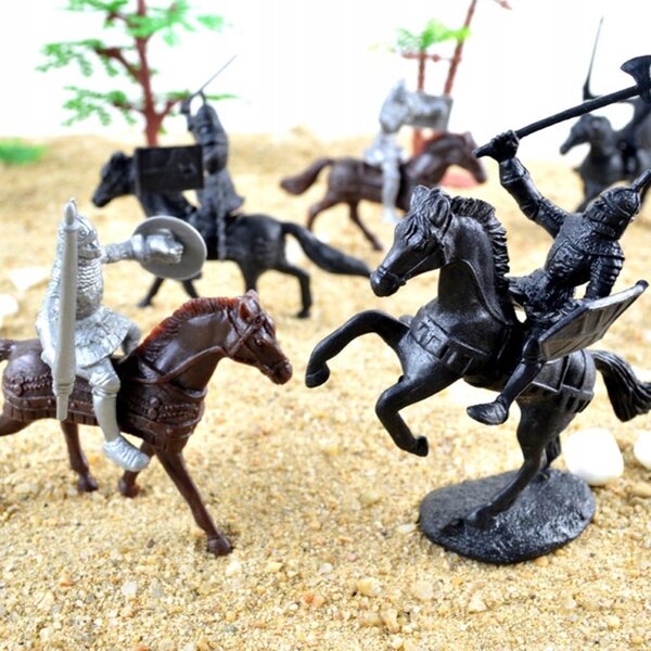 Set 28 figure armata di soldati e cavalieri medievali con cavalli