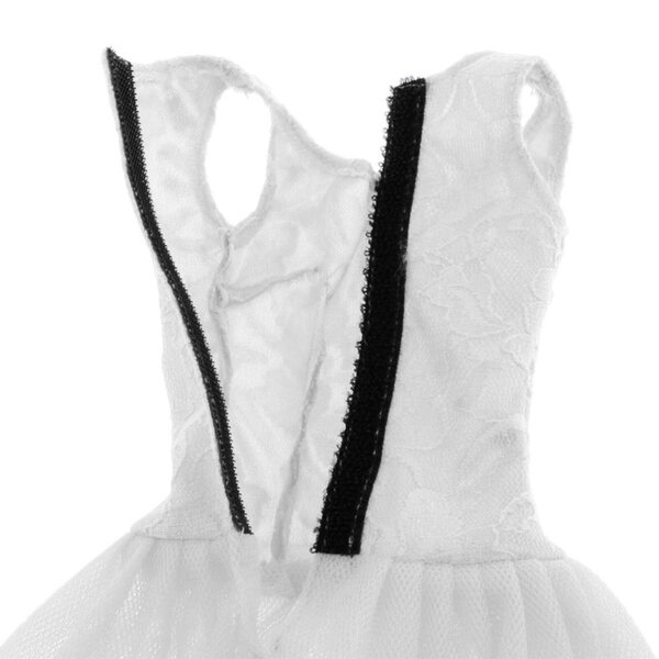 Elegantes Abendkleid aus Spitze und Tüll für 1/3 BJD-Puppen in Weiß