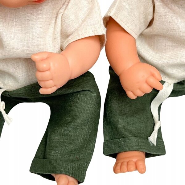 Leinenkleidungsset für Miniland 32 cm Puppe mit grünem T-Shirt und Hose