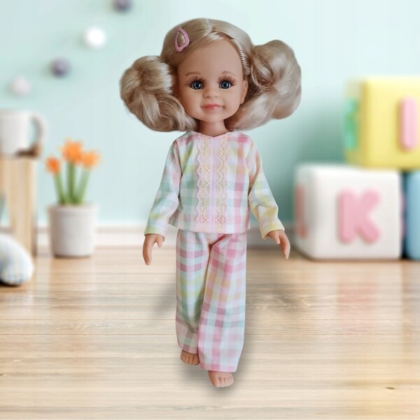 Pyjama-Set für 32-cm-Puppe aus pastellkariertem Stoff mit Spitzendetails