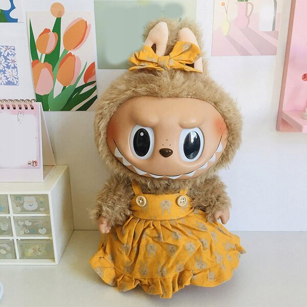 Kleidung für 38-cm-Puppen mit gelbem Kleid aus weichem Stoff und Haarschleife