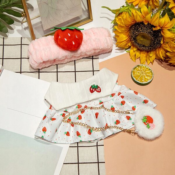 Plüschkleidung für 25–30 cm große Puppen mit farbenfrohen Kostümen und Accessoires