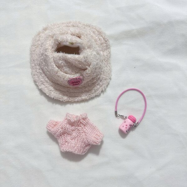 Set di abiti rosa per mini bambole 15-17 cm con cappello e accessori