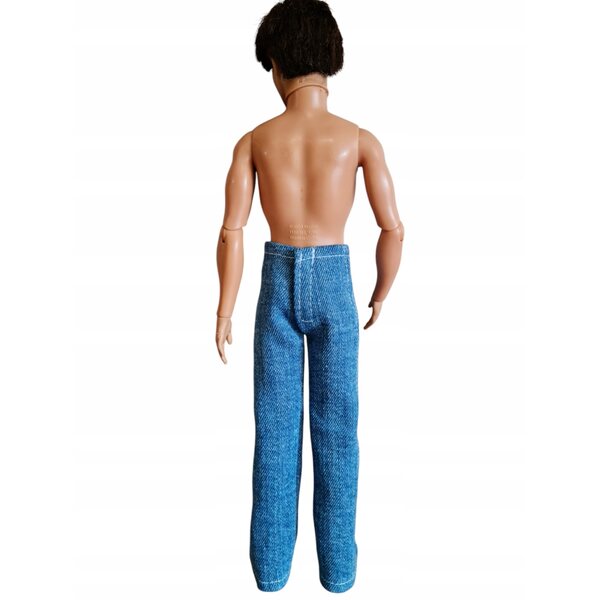 Blaue Jeans für eine Modepuppe im Jungen-Stil - Kleidungsaccessoire