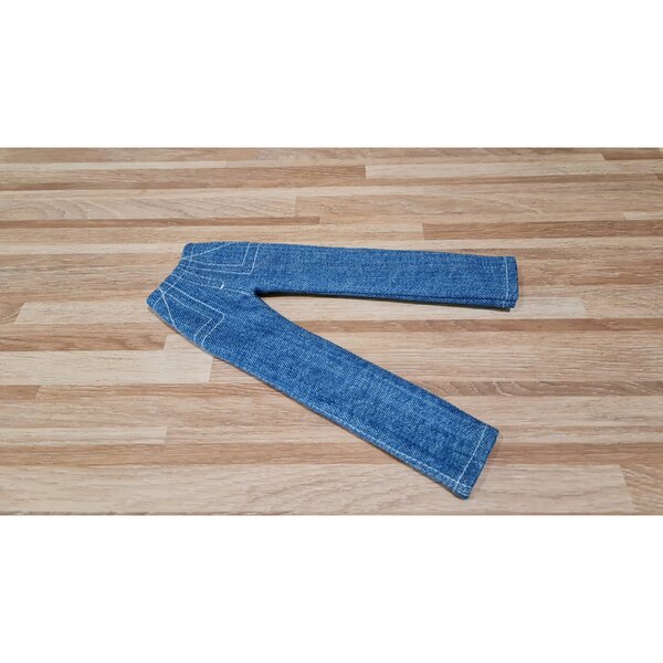 Blaue Jeans für eine Modepuppe im Jungen-Stil - Kleidungsaccessoire