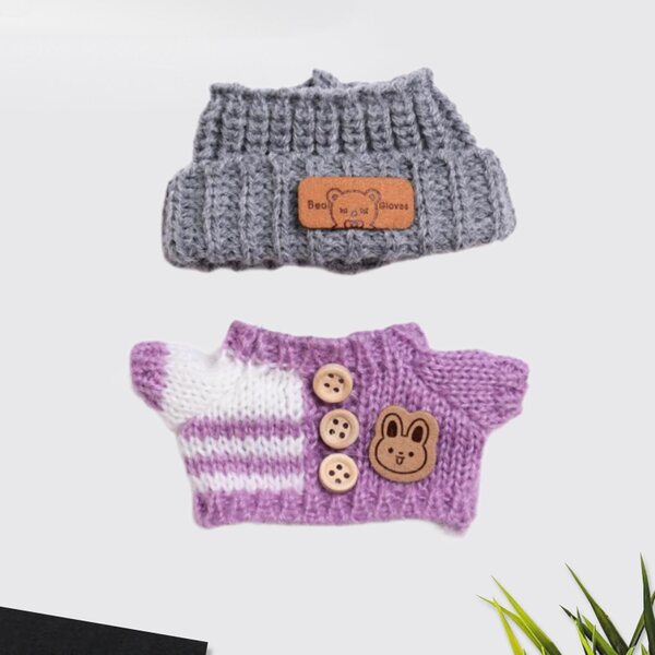 Bekleidungsset für 15–17 cm große Puppen mit weichem und handgefertigtem lila Pullover und Mütze