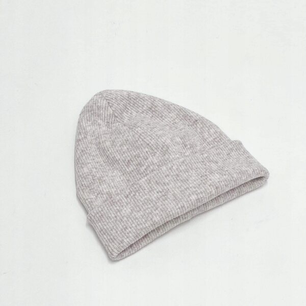 Cappello beanie beige in cotone per bambole Miniland 38 cm - Przytullale