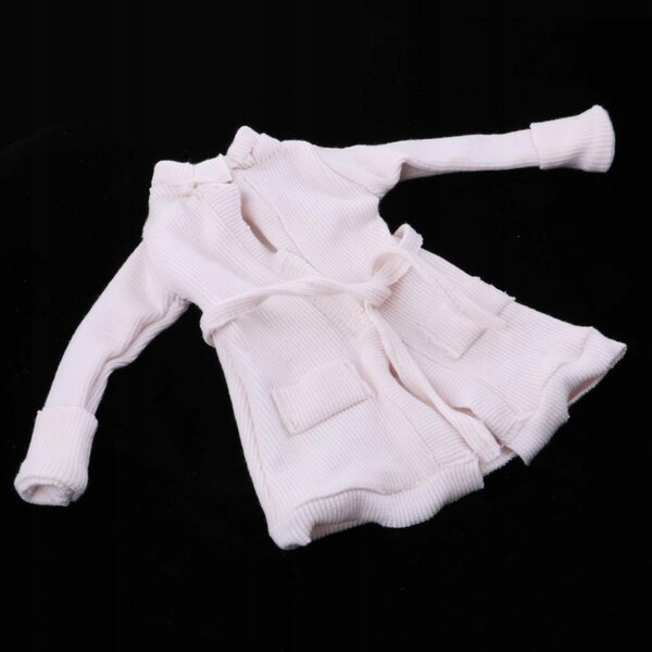 Moderno cappotto bianco con cintura per bambole da 45 cm - abbigliamento elegante