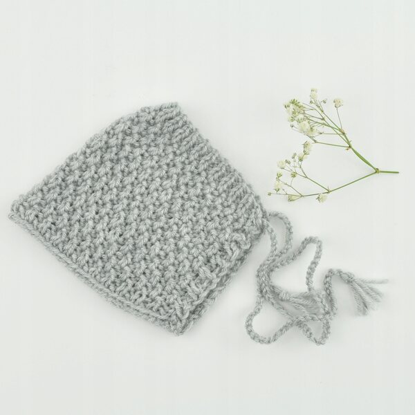 Cappellino in lana per bambola Miniland 38 cm colore grigio