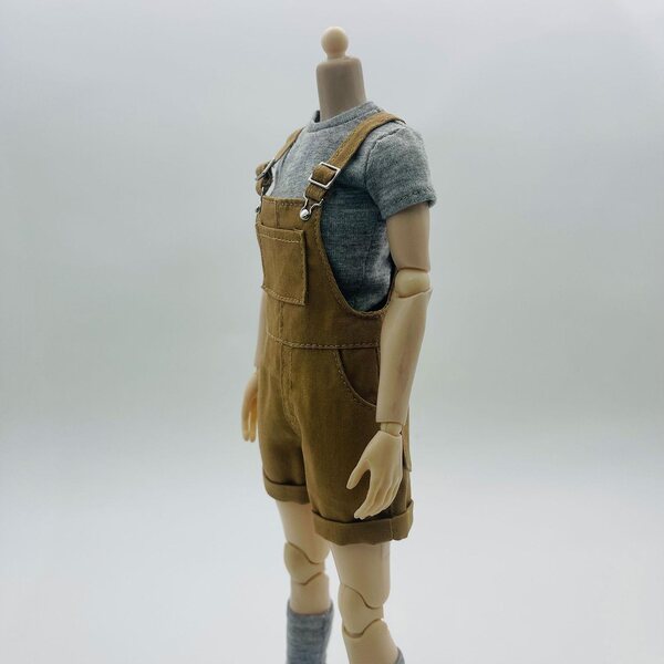 1/6-Latzhose für 12-Zoll-Actionfigur mit braunem Oberteil und Socken