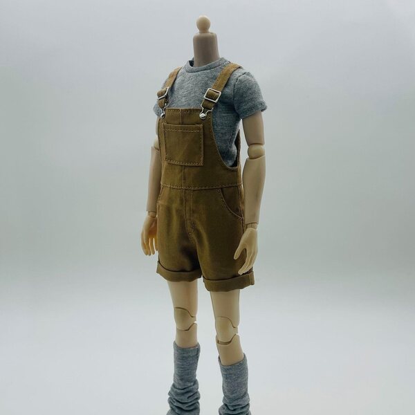 1/6-Latzhose für 12-Zoll-Actionfigur mit braunem Oberteil und Socken