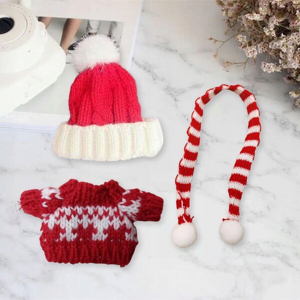 Bekleidungsset für 17-cm-Puppen mit buntem Pullover, Schal und Mütze