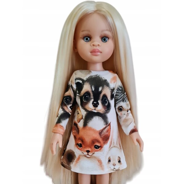 Ein Kleid für eine 32 cm große Paola Reina-Puppe mit einem Waldtiermotiv
