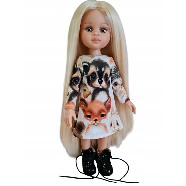 Ein Kleid für eine 32 cm große Paola Reina-Puppe mit einem Waldtiermotiv