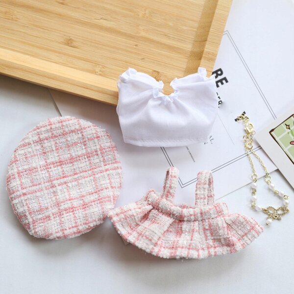 Set 4 Abiti per Bambole 17 cm con Accessori Rosa - Morbidi e Facili da Pulire