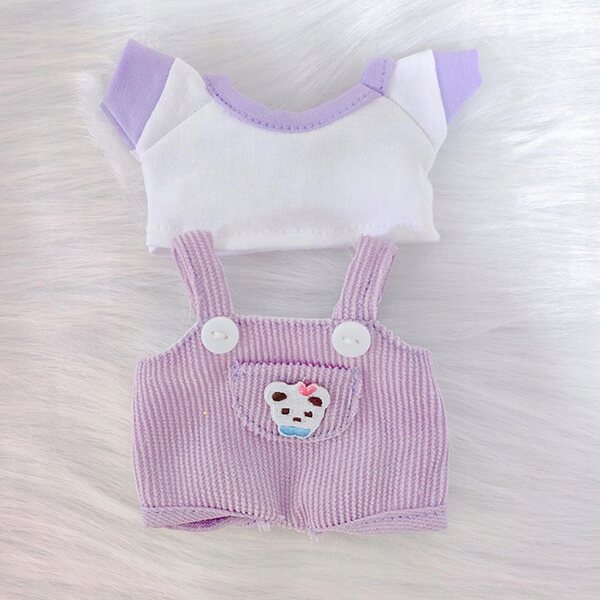 Set 2 vestiti per bambole da 17 cm con pantaloni, bretelle e t-shirt viola