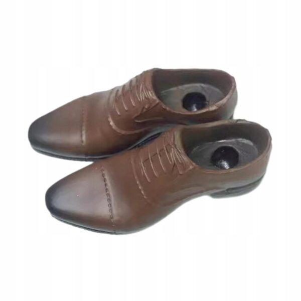 Scarpe per figure in scala 1/6: accessorio realistico ed elegante per figure maschili