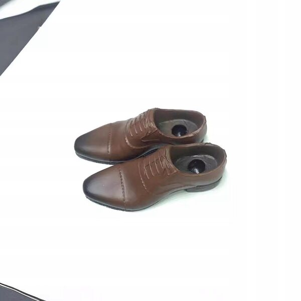 Scarpe per figure in scala 1/6: accessorio realistico ed elegante per figure maschili