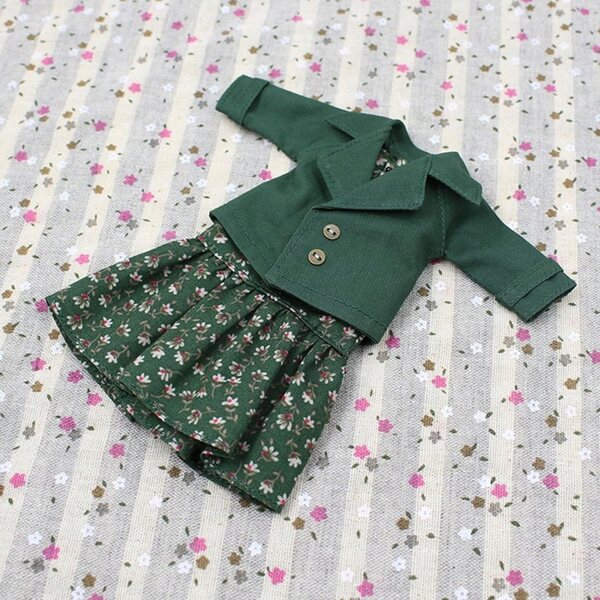 Grünes ärmelloses Blumenkleid für 12-Zoll-Blythe-Puppen
