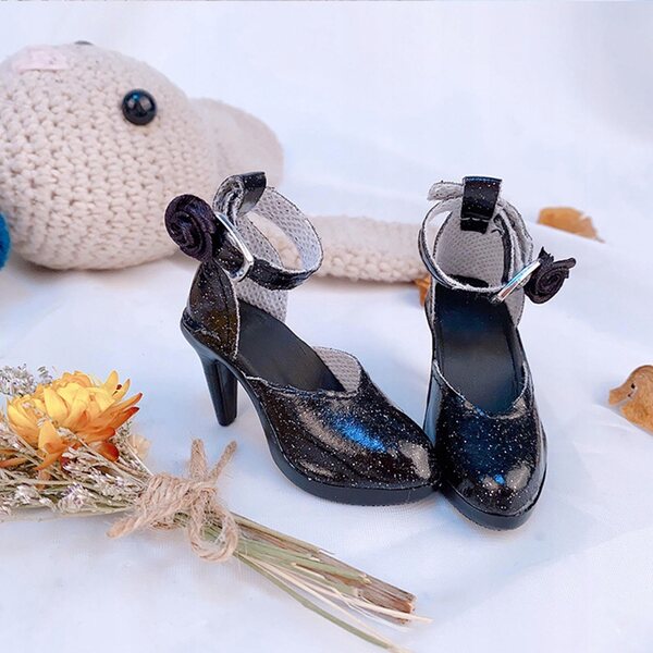 1/6 Schuhe mit hohen Absätzen für 24 cm große elegante schwarze PVC-Puppen
