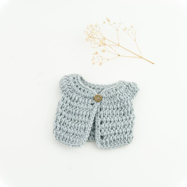 Gilet in filato Paola Reina per bambole 34 cm colore miele