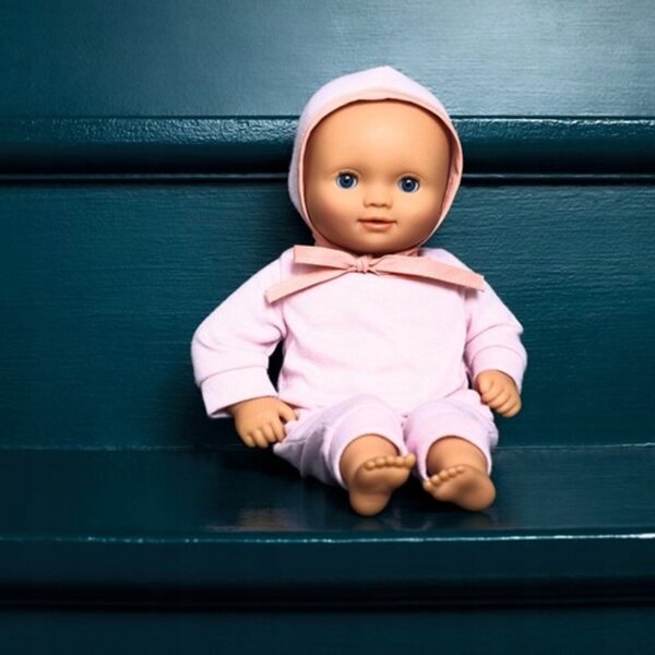 Lilas Rose Puppe 32 cm Djeco – Weiche und waschbare Puppe für Kinder ab 18 Monaten