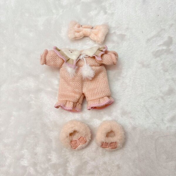 Plüschkleidung für 17-cm-Puppen – weiche und dekorative Modeaccessoires