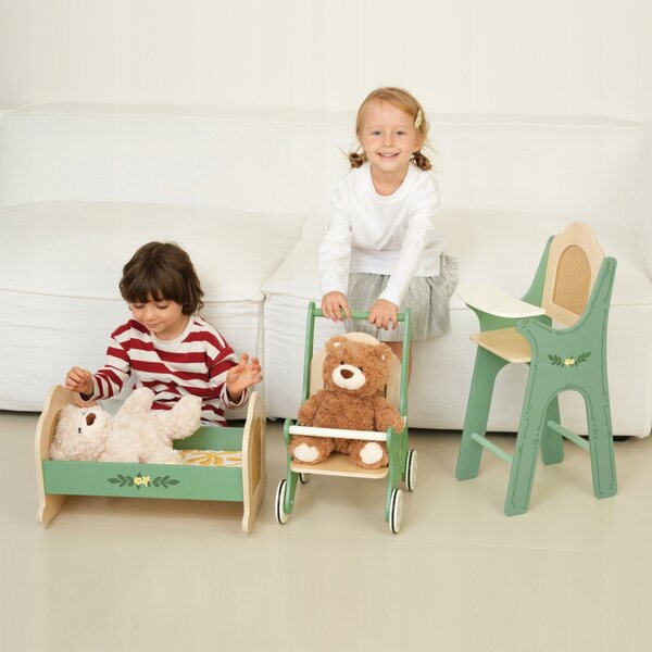 Vintage-Kinderwagen aus Holz für Classic World-Puppen mit Rattan-Rückenlehne