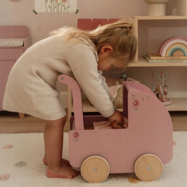 Little Dutch Kinderwagen aus FSC-Holz mit Bettwäsche für Puppen – Spielen und Lernen