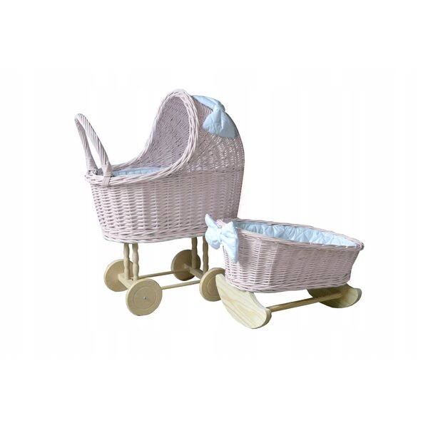 Korbkinderwagen und rosa Puppenbett mit Holzrädern – handgefertigt