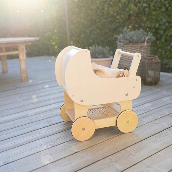 Holzkinderwagen für Jabadabado-Puppen mit Rattandetails und Gummirädern