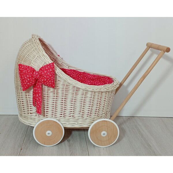 Puppenwagen aus weißem Korbgeflecht mit Bettwäsche – handgefertigtes polnisches Produkt