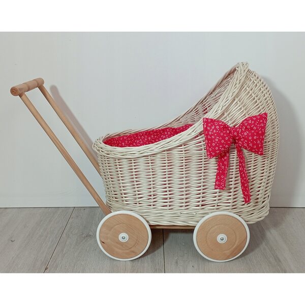 Puppenwagen aus weißem Korbgeflecht mit Bettwäsche – handgefertigtes polnisches Produkt