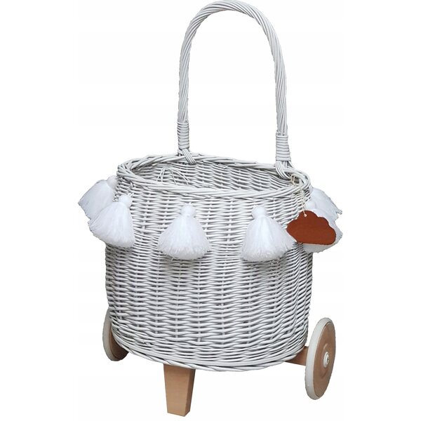 Weißer Weidenkorb auf Rädern – ein Kinderwagen für Spielzeug und Schätze