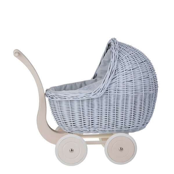 Puppenwagen aus Korbgeflecht mit blauer Polsterung, Kissen und Leinendecke