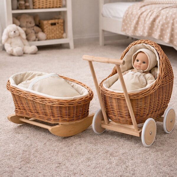Set composto da passeggino in vimini e culla per bambola con finiture e biancheria da letto beige