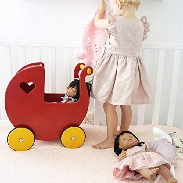Moover Puppenwagen aus rotem Holz, sicheres und langlebiges dänisches Design