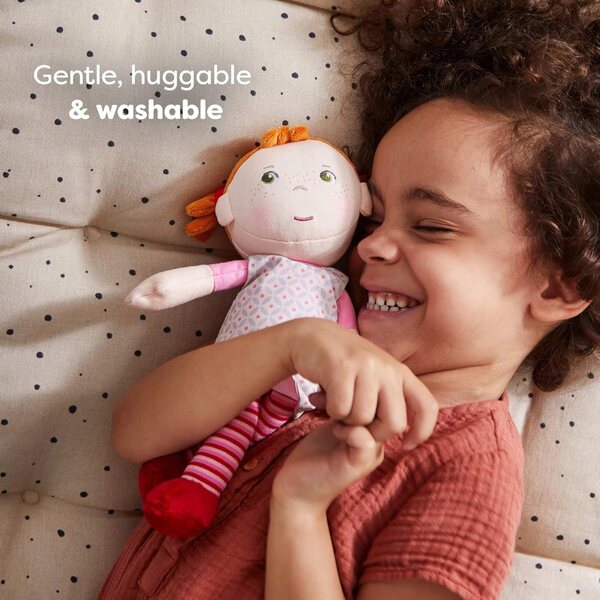 HABA Stoffpuppe Roya 25 cm, weiches Plüschtier für Kinder ab 18 Monaten
