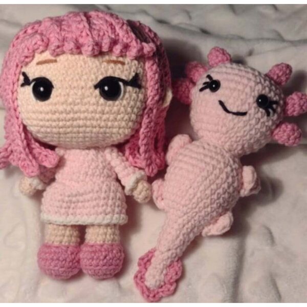 Handgefertigtes rosafarbenes Amigurumi-Puppen- und Axolotl-Set im Funko Pop-Stil, 15 cm