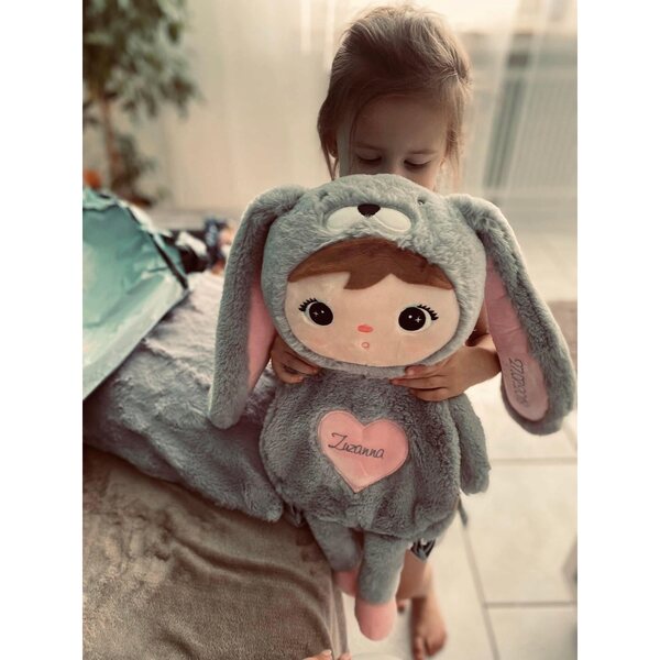 Metoo Grey Rabbit Rucksack mit individueller Gestaltung: weich und sicher für Kinder