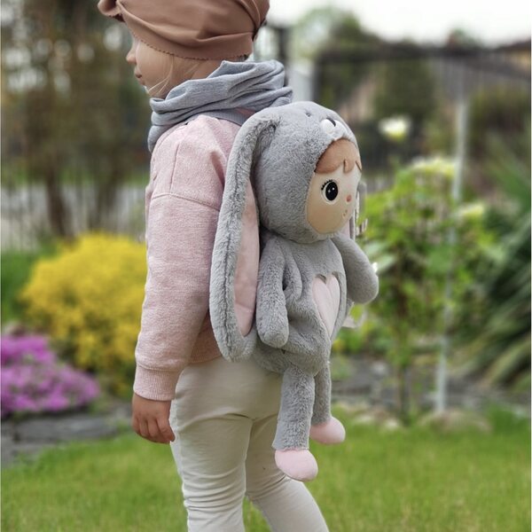 Metoo Grey Rabbit Rucksack mit individueller Gestaltung: weich und sicher für Kinder