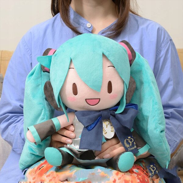 Hatsune Miku Plüsch 32 cm weich, zart und mit sicherem Leuchteffekt