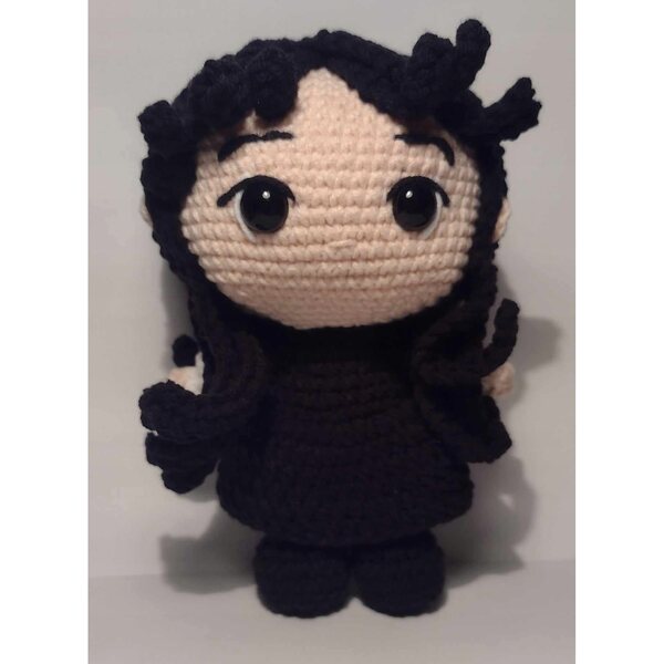 Handgefertigte Wednesday Addams Amigurumi-Puppe im Funko Pop-Stil, 15 cm groß