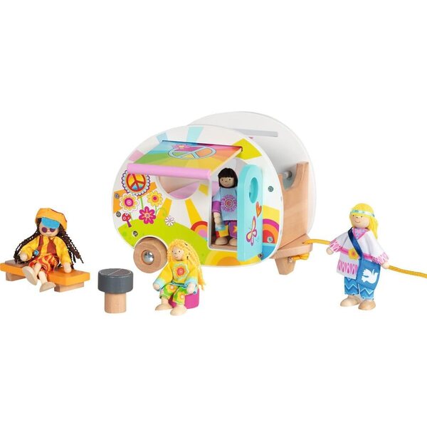 Goki Camperfreude Holzwohnwagen mit Zubehör für kreative Campingspiele
