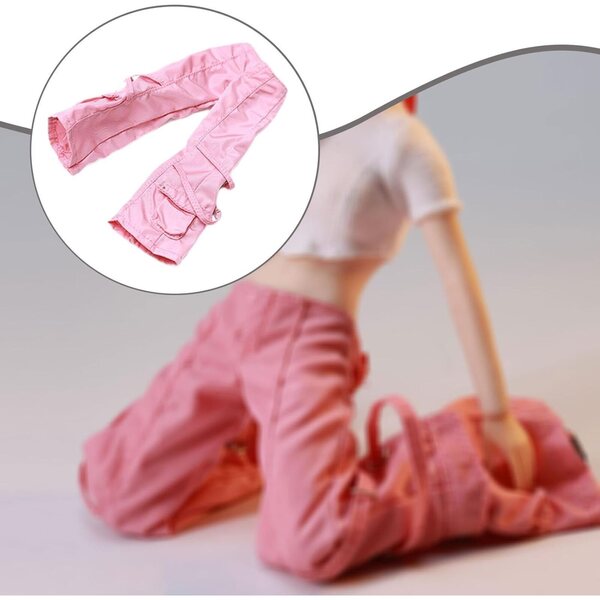 Kleidung für weibliche Actionfiguren im Maßstab 1:12. Rosa Cargohose aus realistischem Stoff