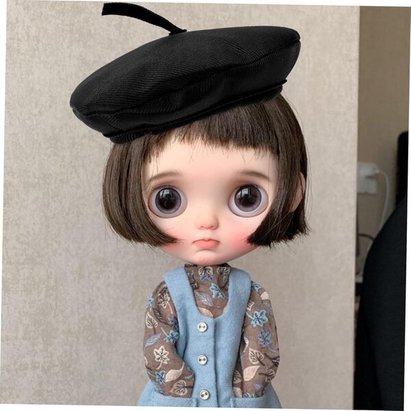 Mini Berretto Nero per Bambole da 20 cm - Accessorio Fai da Te e Cosplay Elegante